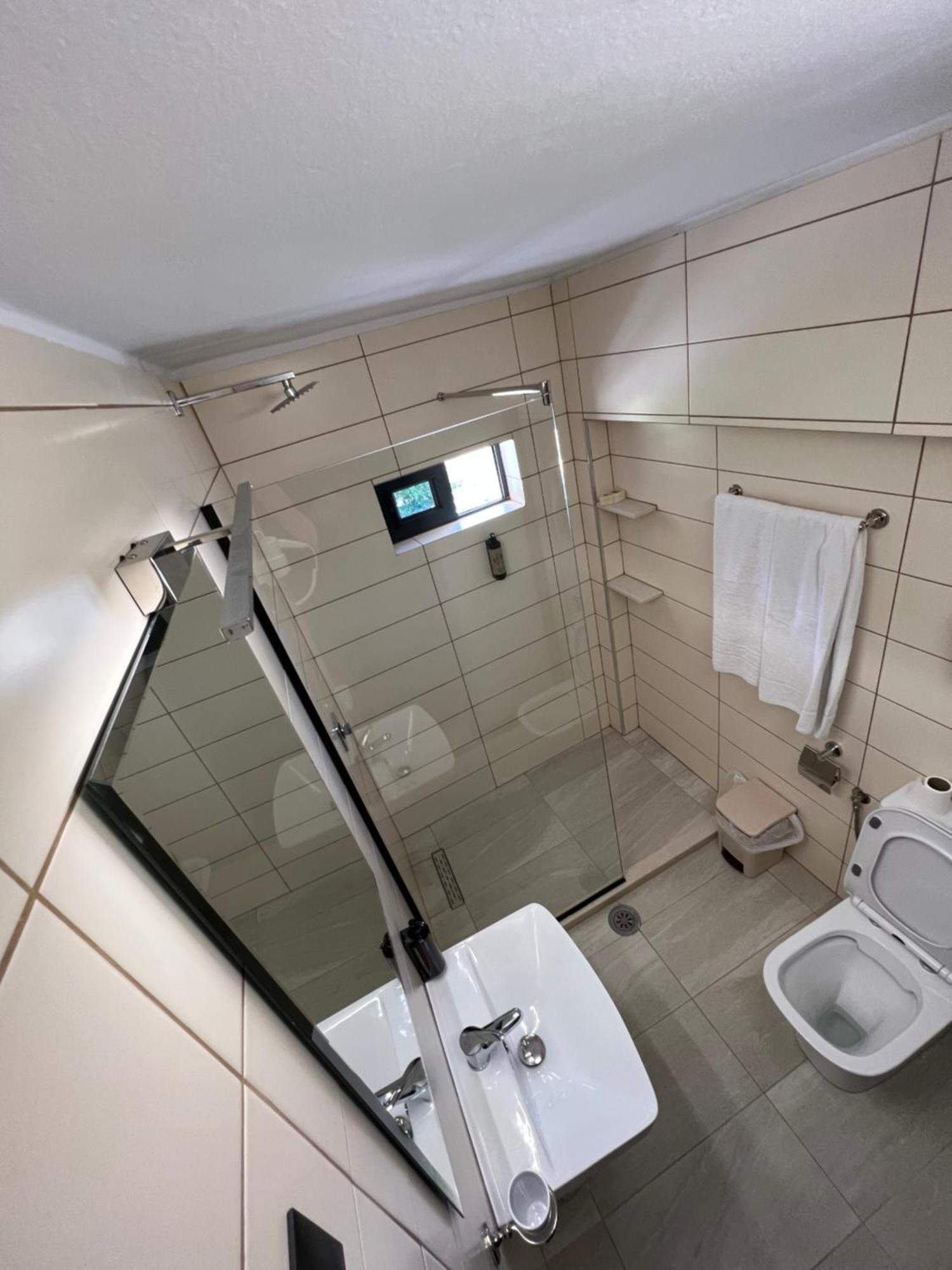Hotel Primavera Влёра Экстерьер фото