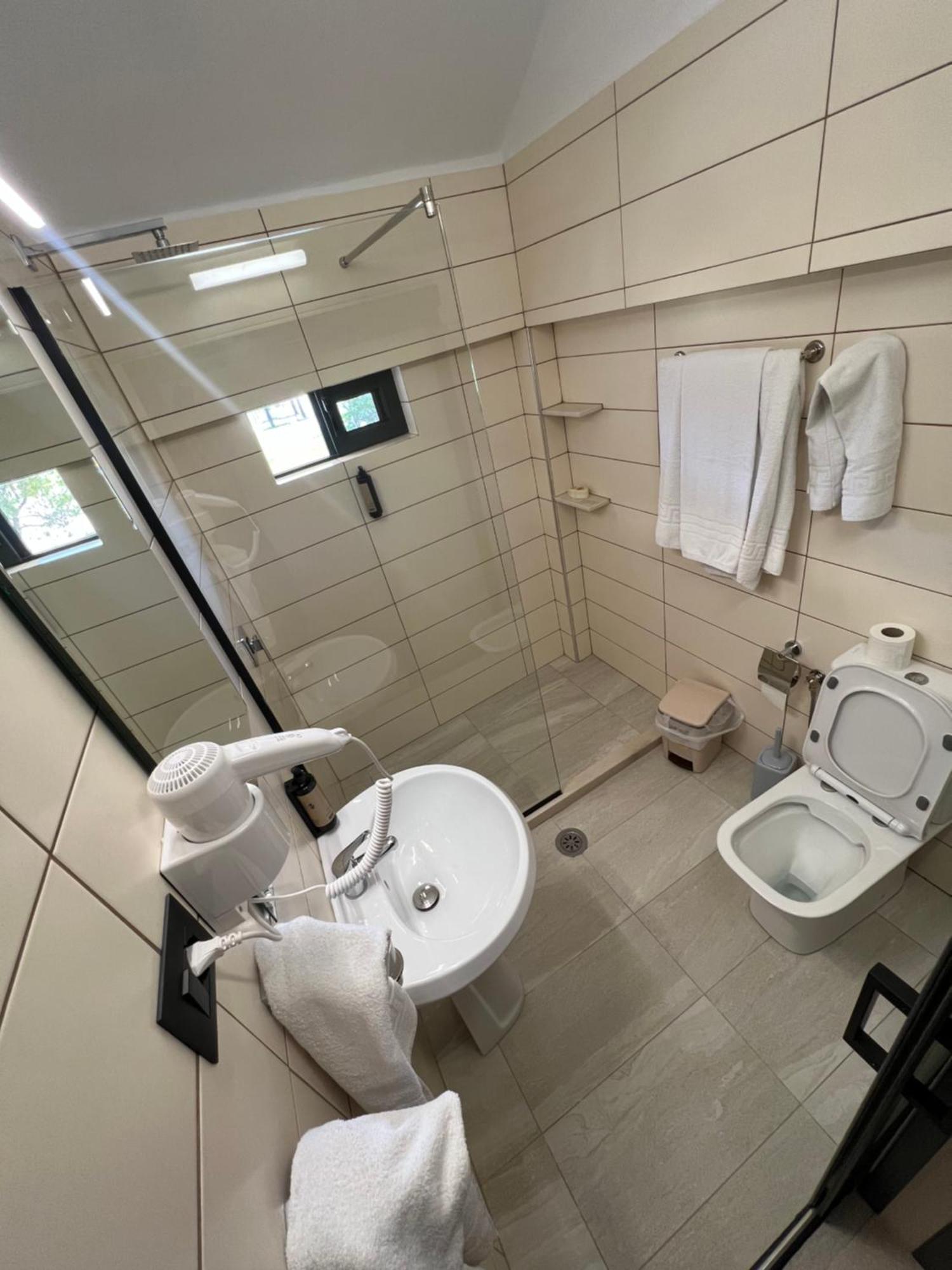 Hotel Primavera Влёра Экстерьер фото