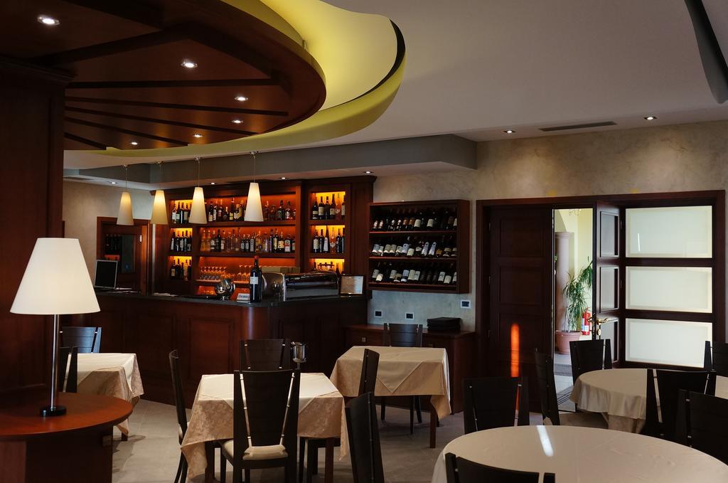 Hotel Primavera Влёра Экстерьер фото