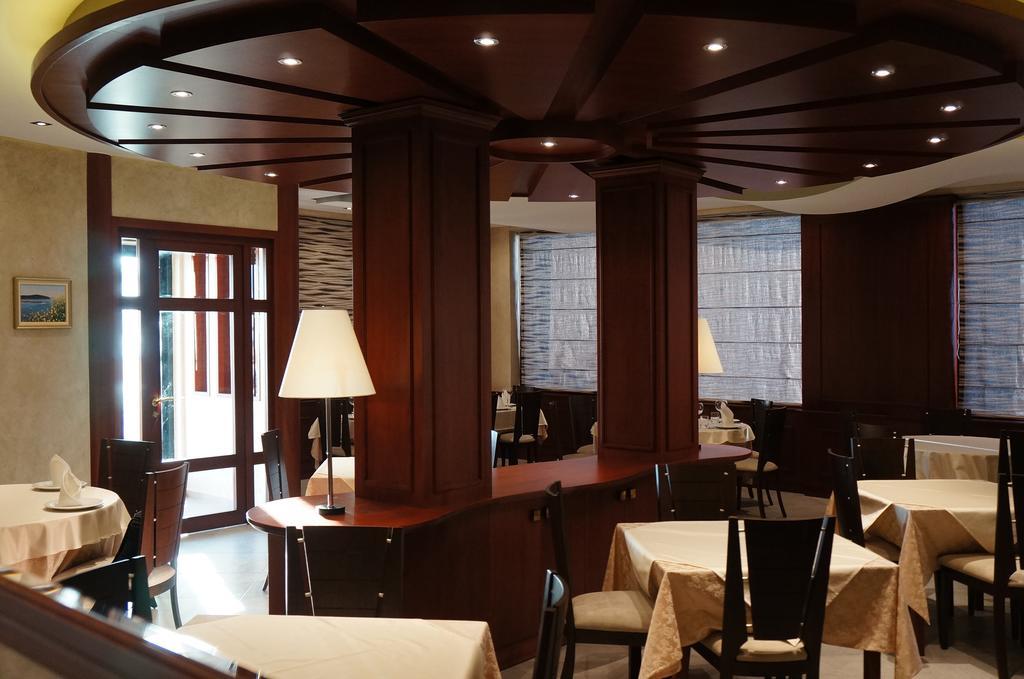 Hotel Primavera Влёра Экстерьер фото